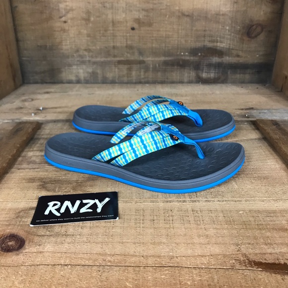 bogs hudson flip flops